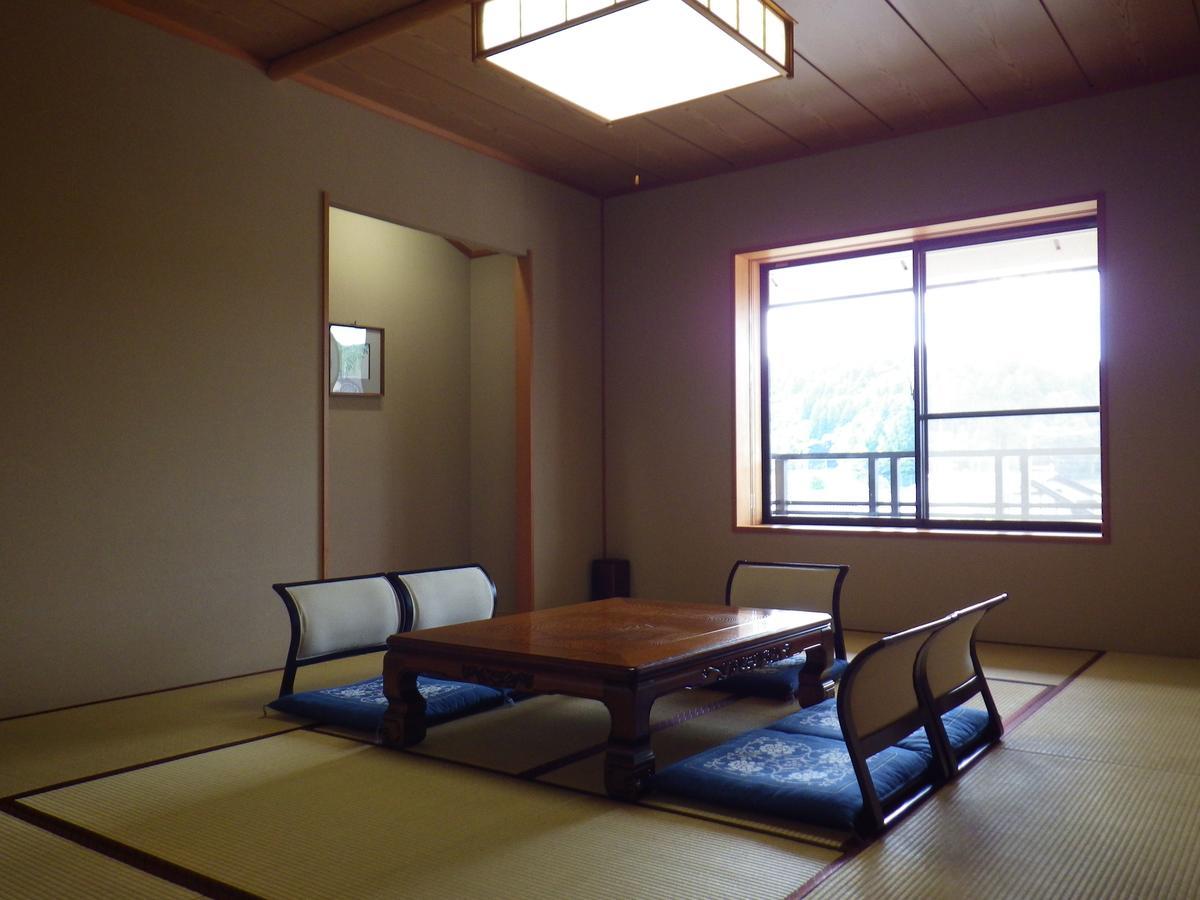 Готель Kurikarajyuku Tsubata Екстер'єр фото